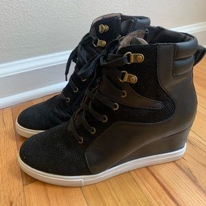 Black wedge sneakers